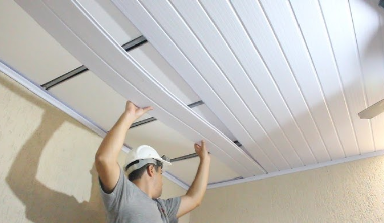 Instalação de forro PVC